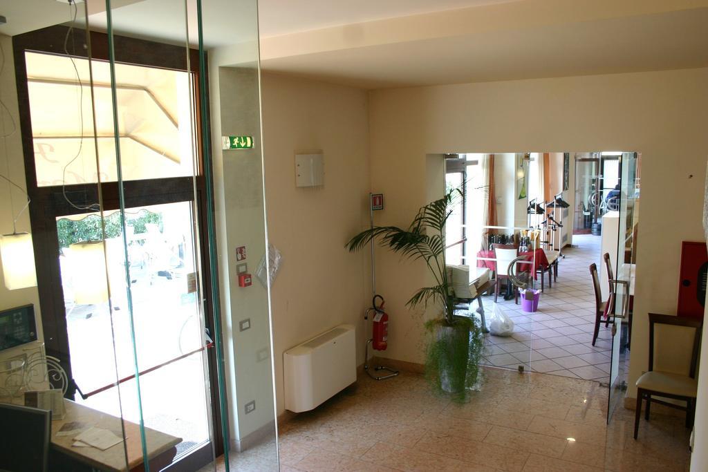 Hotel Moro Freoni San Pietro in Cariano Exterior photo